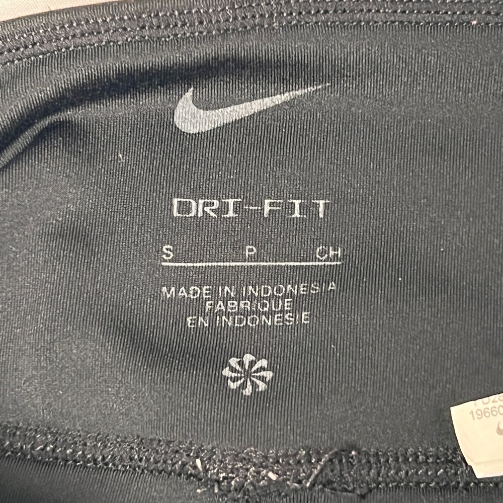 Nike Dri Fit Girls Black Athletic Leggings Size S Pockets Workout Gym Pants - Picture 3 of 6